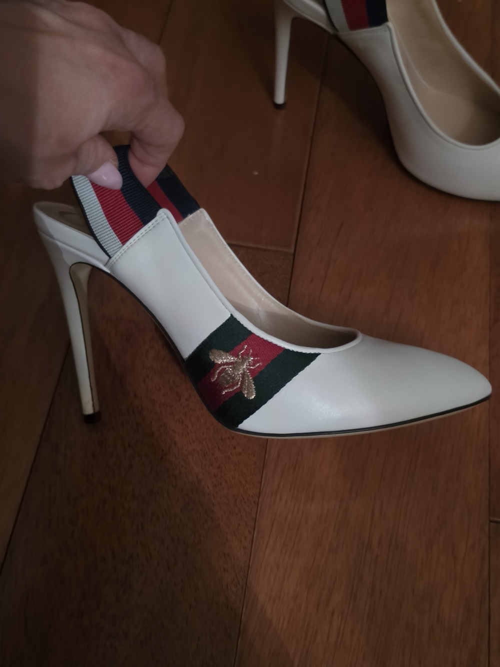 Gucci White Pointed Slingback Pumps with Red and Navy Web - Picture 4 of 7